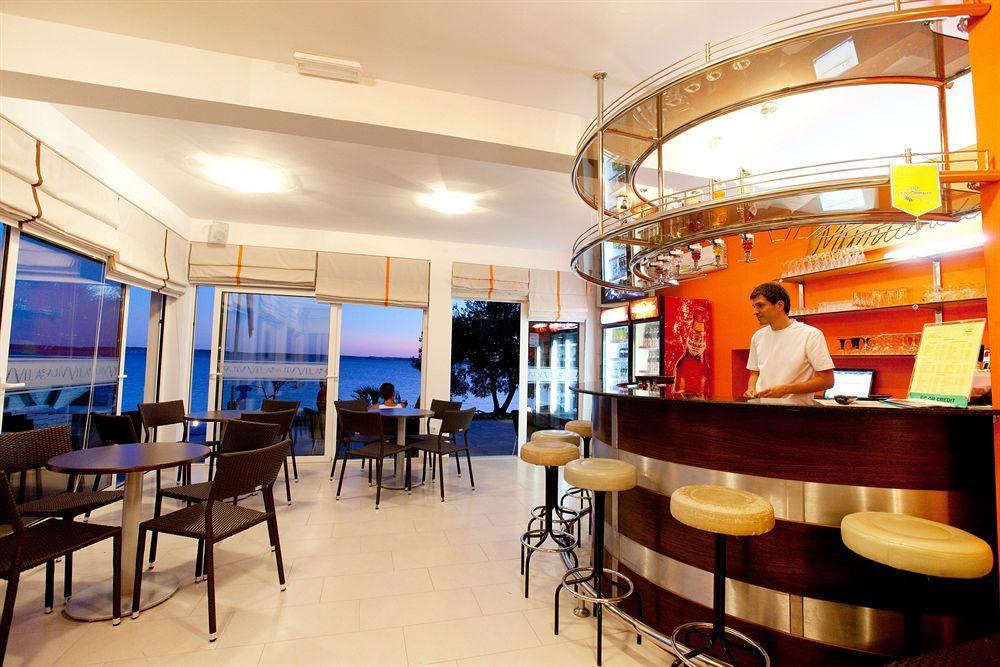 Hotel Vila 4M Ražanac Екстериор снимка