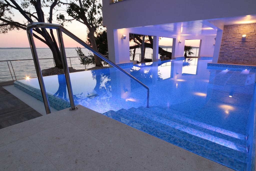 Hotel Vila 4M Ražanac Екстериор снимка