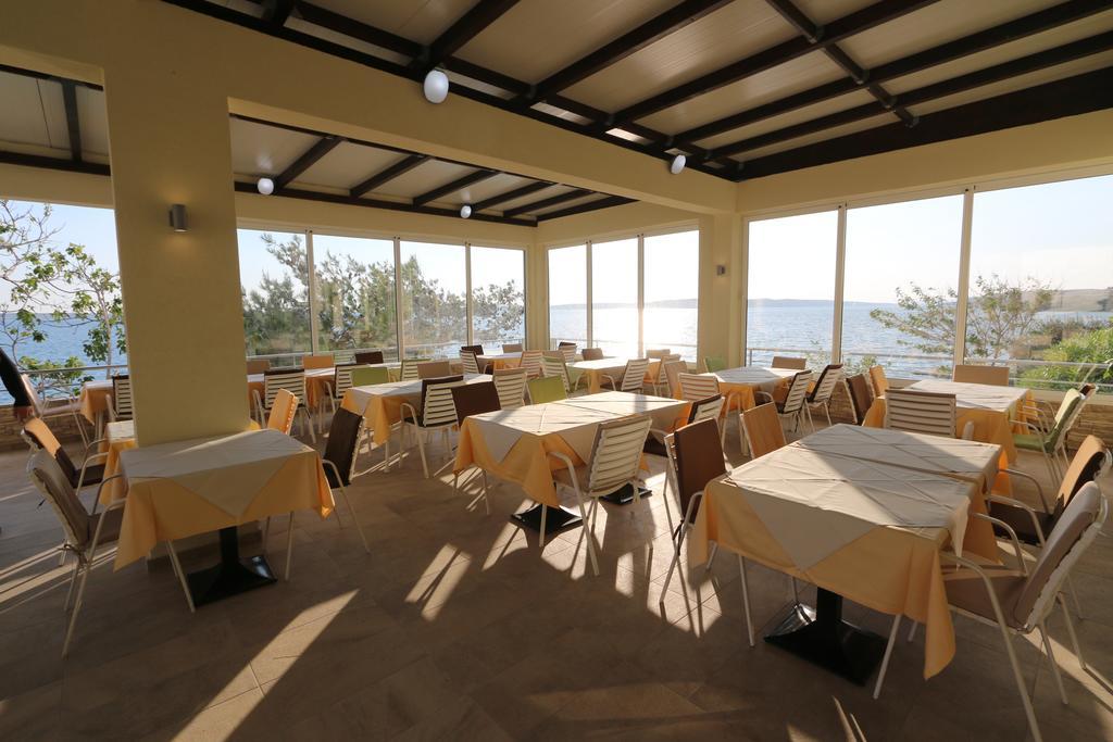 Hotel Vila 4M Ražanac Екстериор снимка