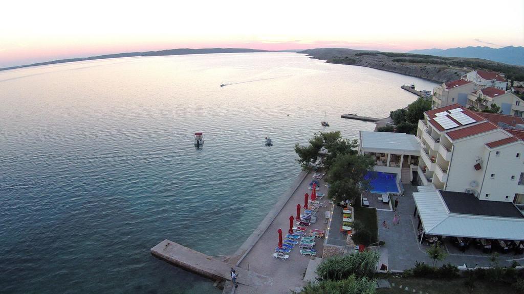 Hotel Vila 4M Ražanac Екстериор снимка