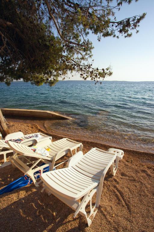 Hotel Vila 4M Ražanac Екстериор снимка