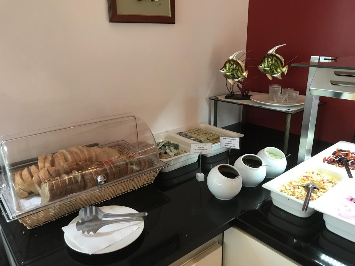 Hotel Vila 4M Ražanac Екстериор снимка