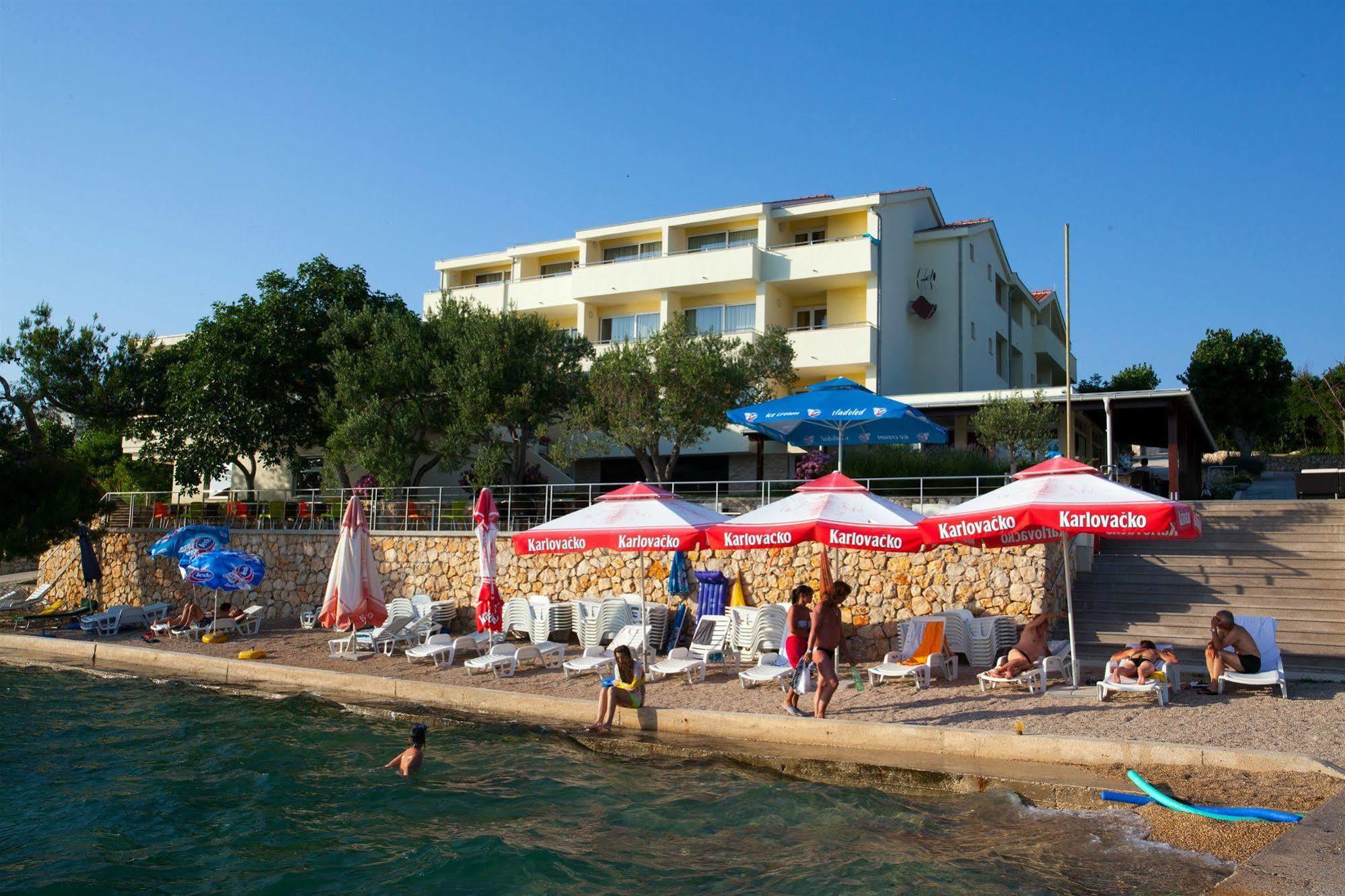 Hotel Vila 4M Ražanac Екстериор снимка