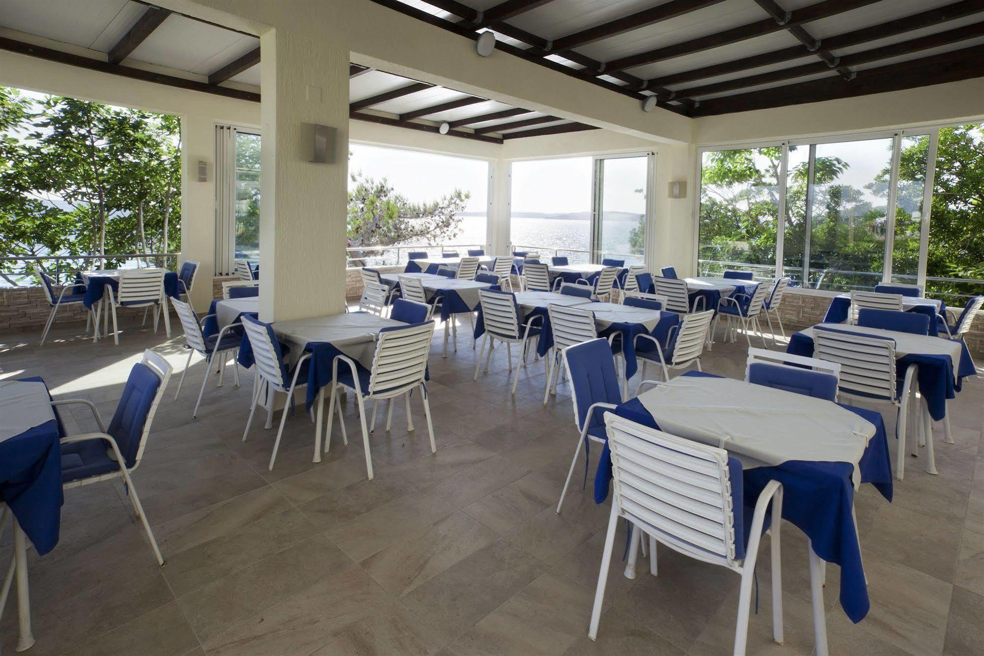 Hotel Vila 4M Ražanac Екстериор снимка