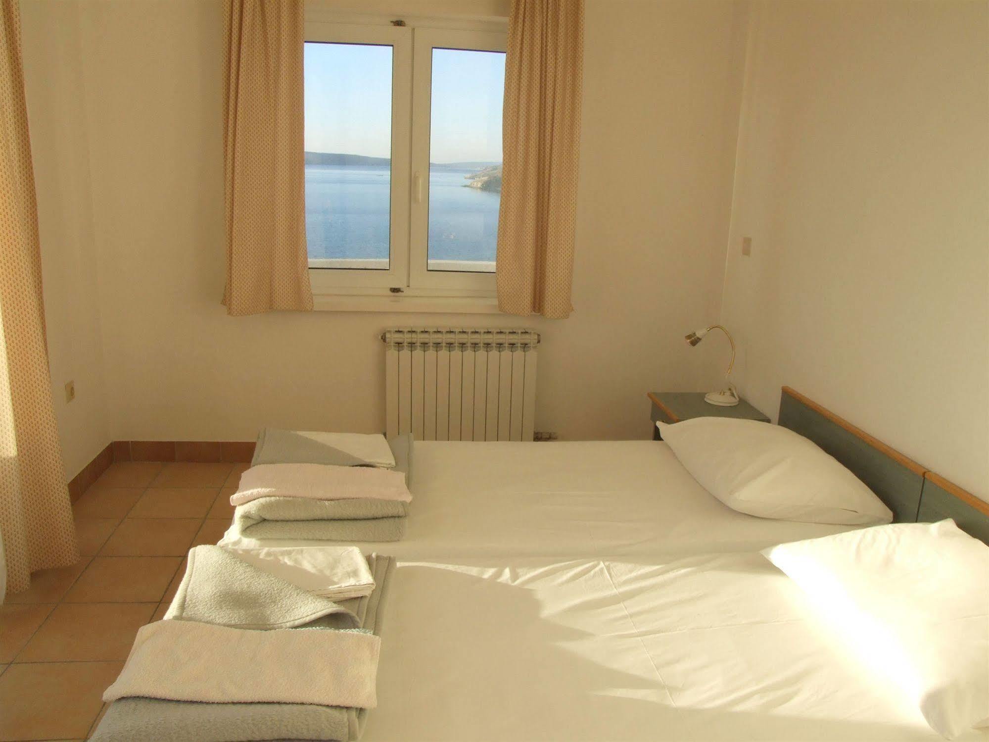 Hotel Vila 4M Ražanac Екстериор снимка