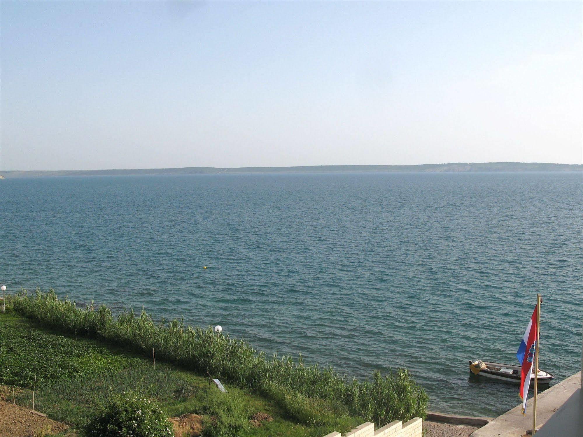 Hotel Vila 4M Ražanac Екстериор снимка