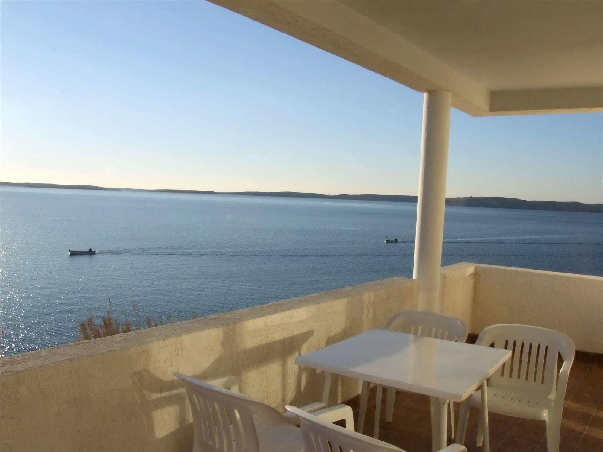 Hotel Vila 4M Ražanac Екстериор снимка